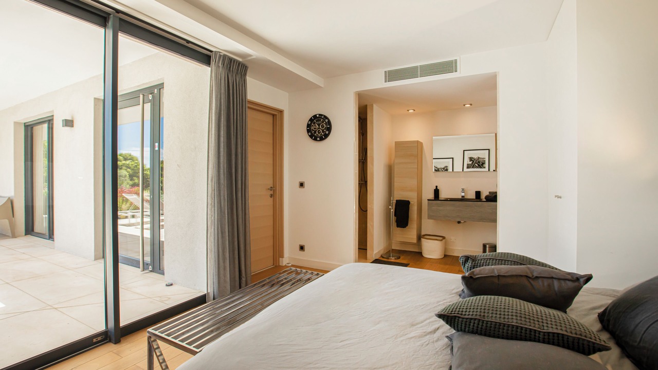 Photo of Bedroom in California - Pezou
