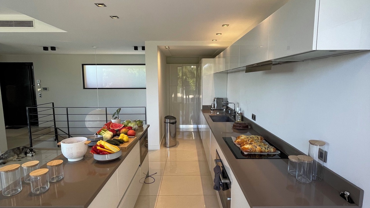 Photo of Kitchen in California - Pezou