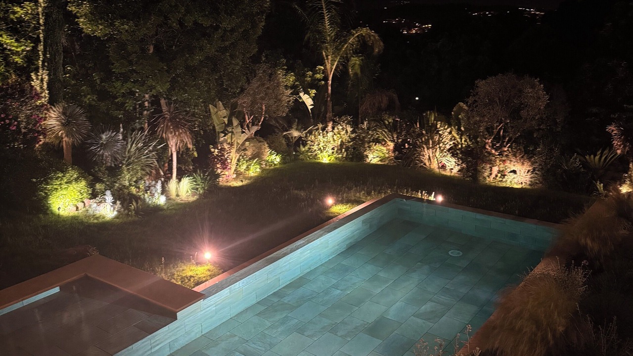Photo of Outdoor in California - Pezou