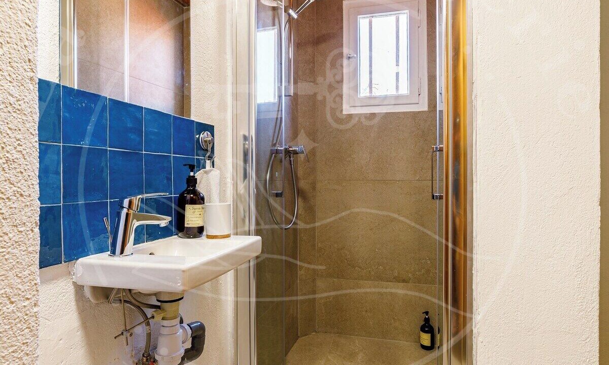 Photo of Bathroom in Le Mourillon