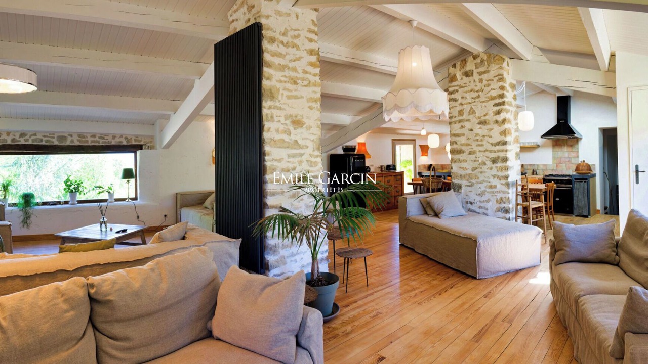 Photo of Livingroom in Chateauneuf-Val-Saint-Donat