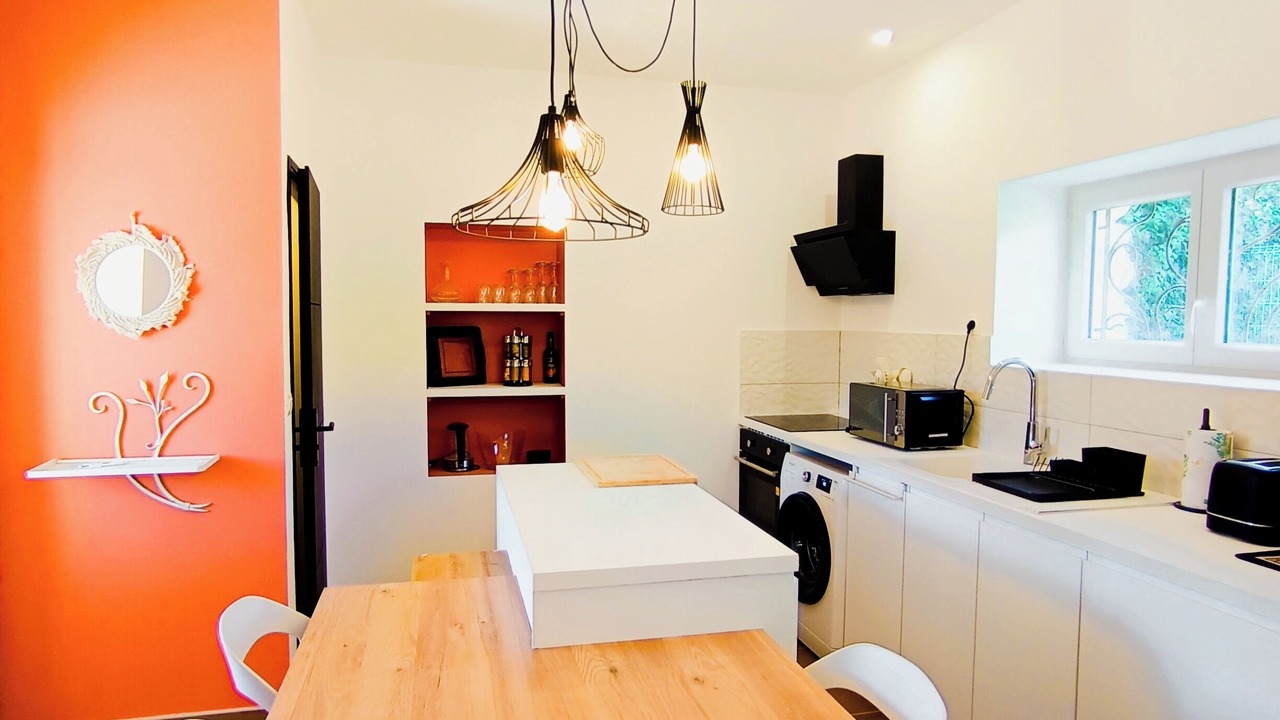 Photo of Kitchen in Malijai