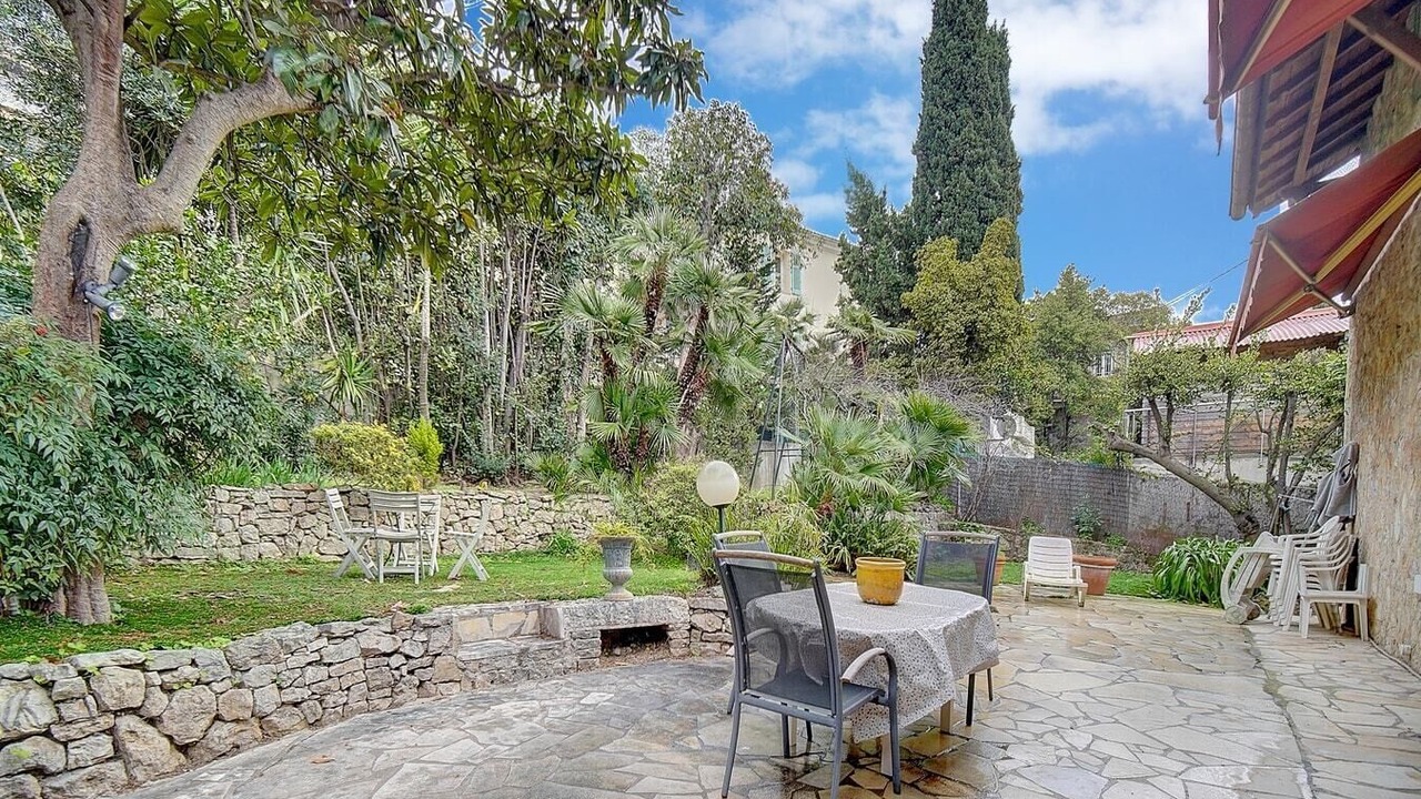 Photo of Outdoor in California - Pezou