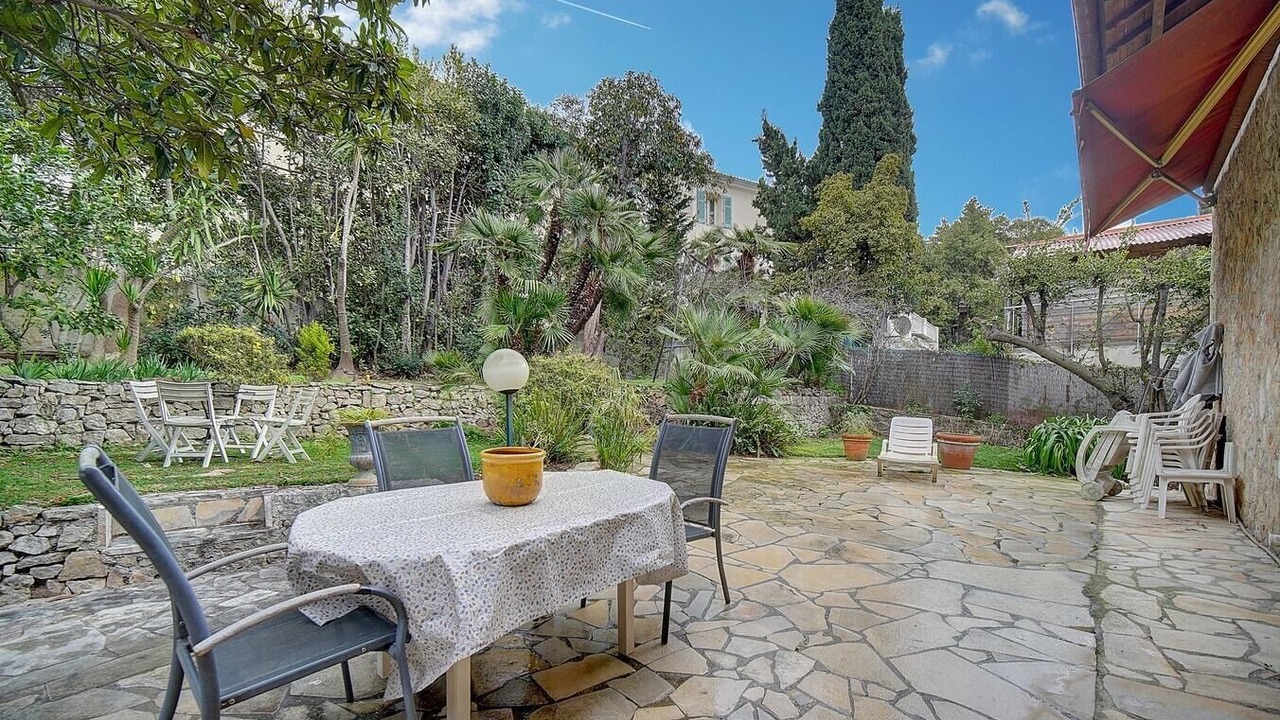 Photo of Outdoor in California - Pezou