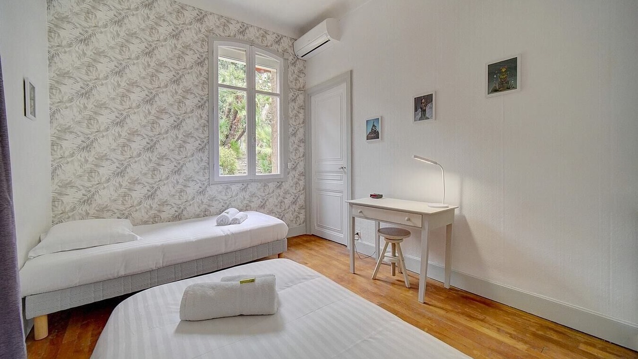 Photo of Bedroom in California - Pezou