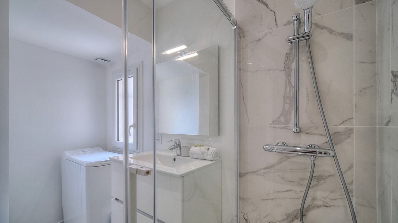 Photo of Bathroom in Carnot