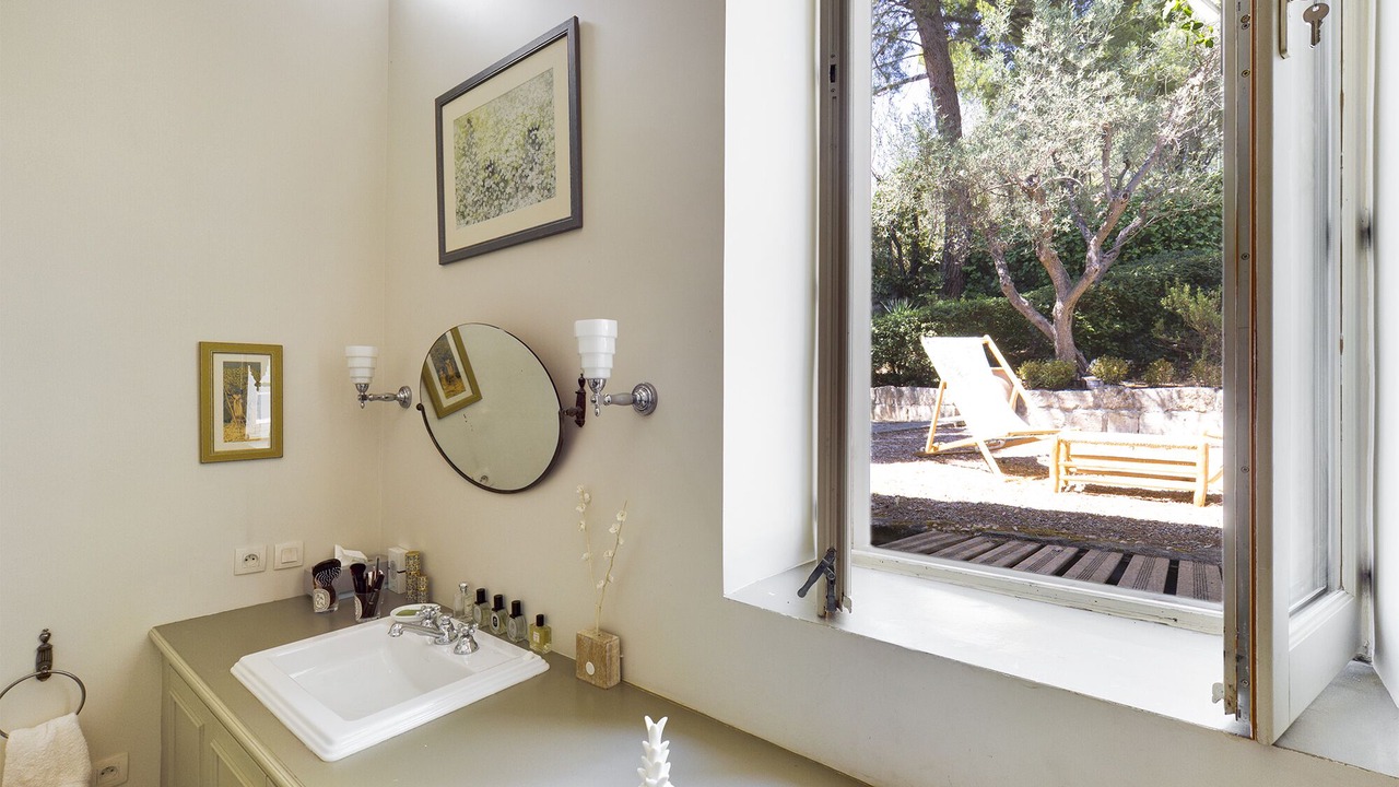 Photo of Bathroom in Maussane