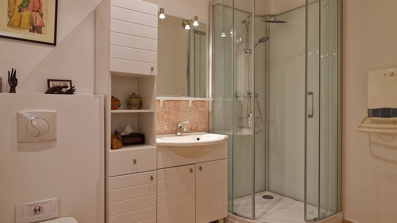 Photo of Bathroom in Eygalieres