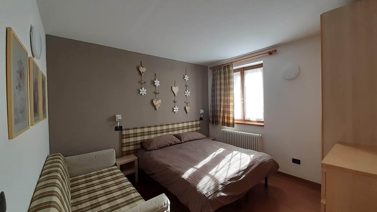 Photo of Bedroom in Male