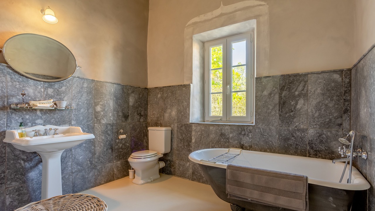 Photo of Bathroom in Bedarrides