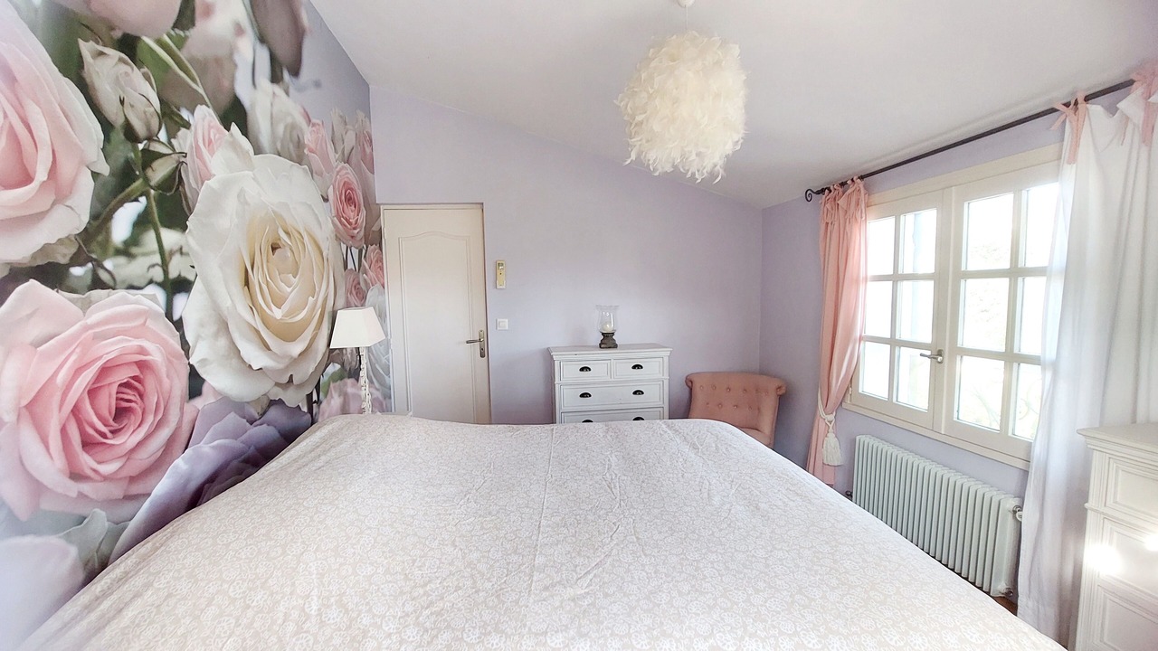 Photo of Bedroom in Mandelieu-La-Napoule