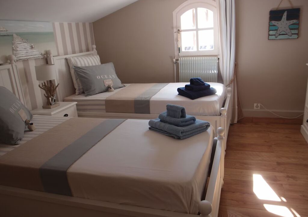 Photo of Bedroom in Mandelieu-La-Napoule