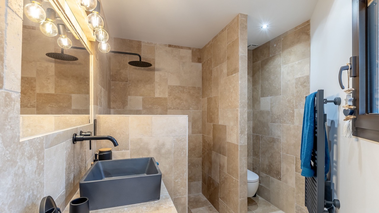Photo of Bathroom in Velleron