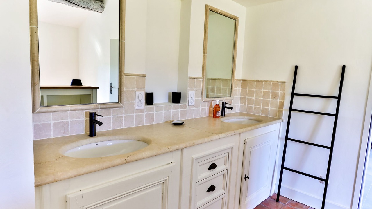 Photo of Bathroom in St.-Remy-de-Provence