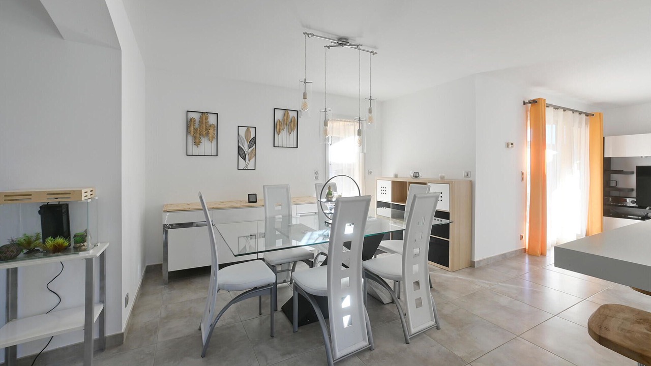 Photo of Bedroom in Raphele-les-Arles