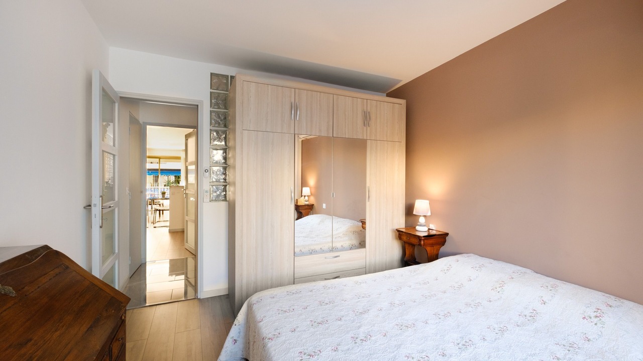 Photo of Bedroom in California - Pezou