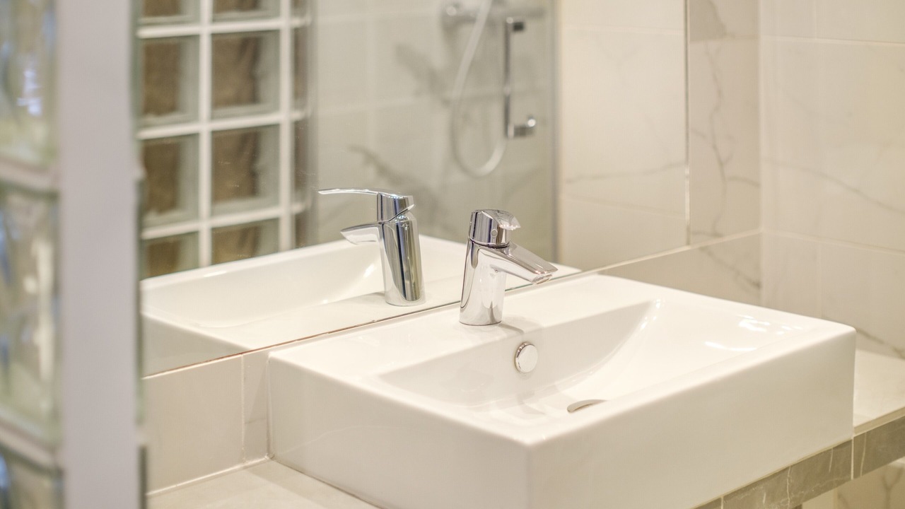 Photo of Bathroom in California - Pezou