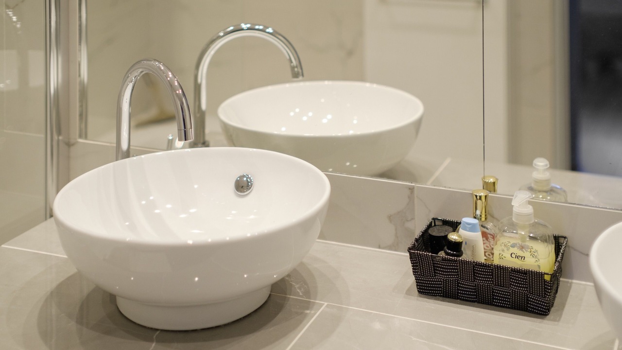 Photo of Bathroom in California - Pezou