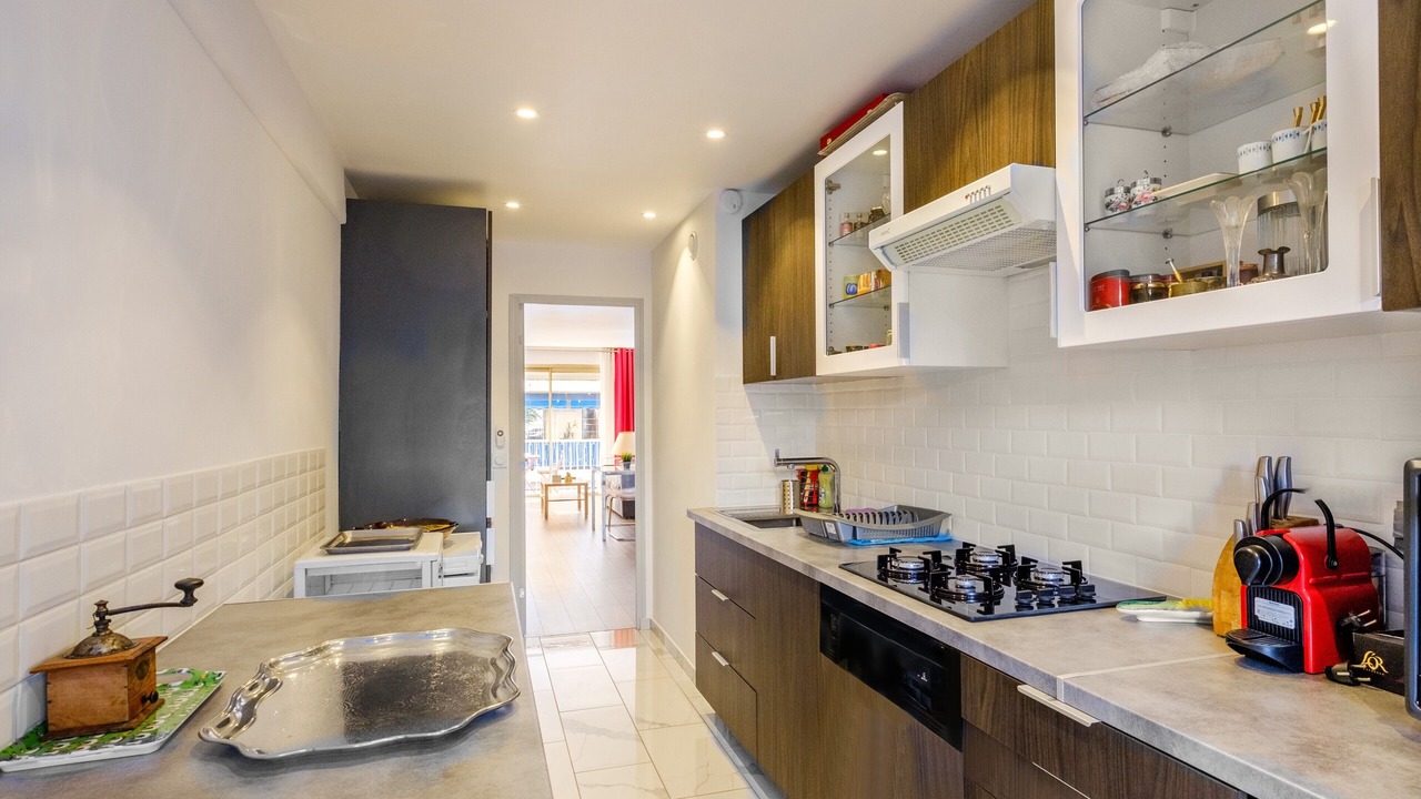 Photo of Kitchen in California - Pezou