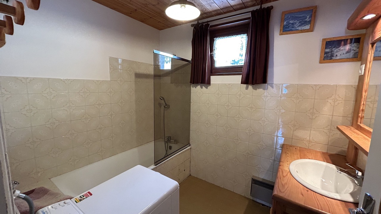 Photo of Bathroom in Vars