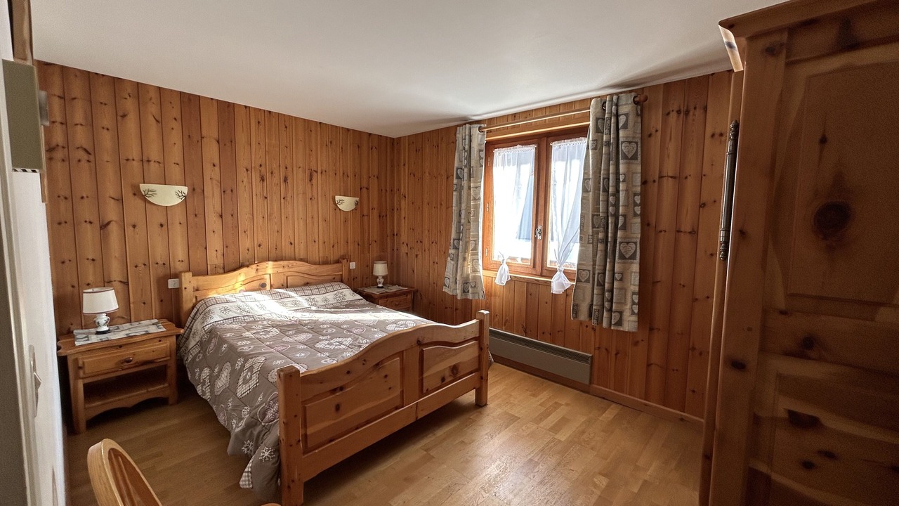Photo of Bedroom in Vars