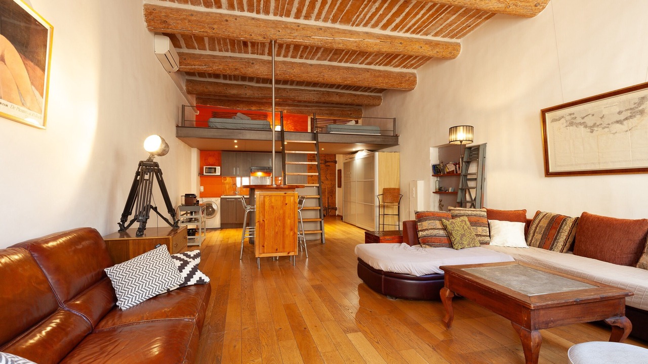 Photo of Livingroom in Opera