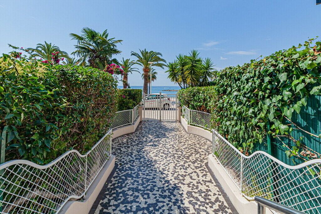 Photo of Outdoor in Saint-Laurent-du-Var