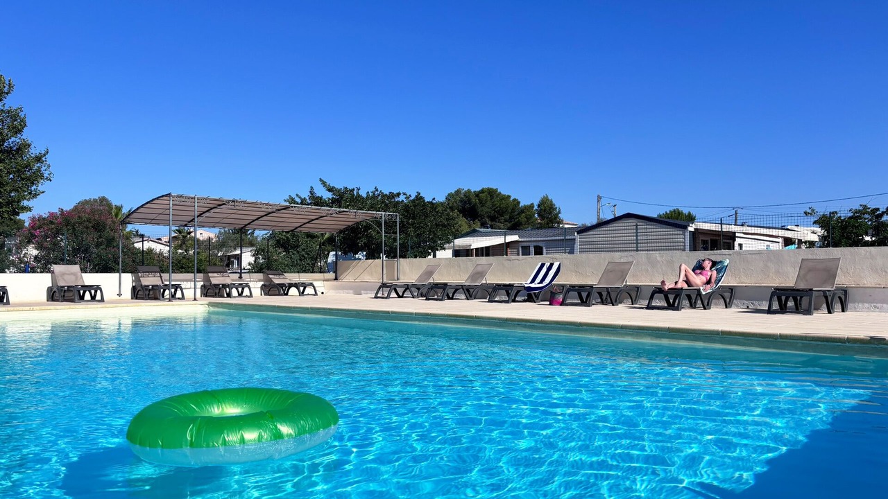 Photo of Outdoor in Saint-Mitre-les-Remparts