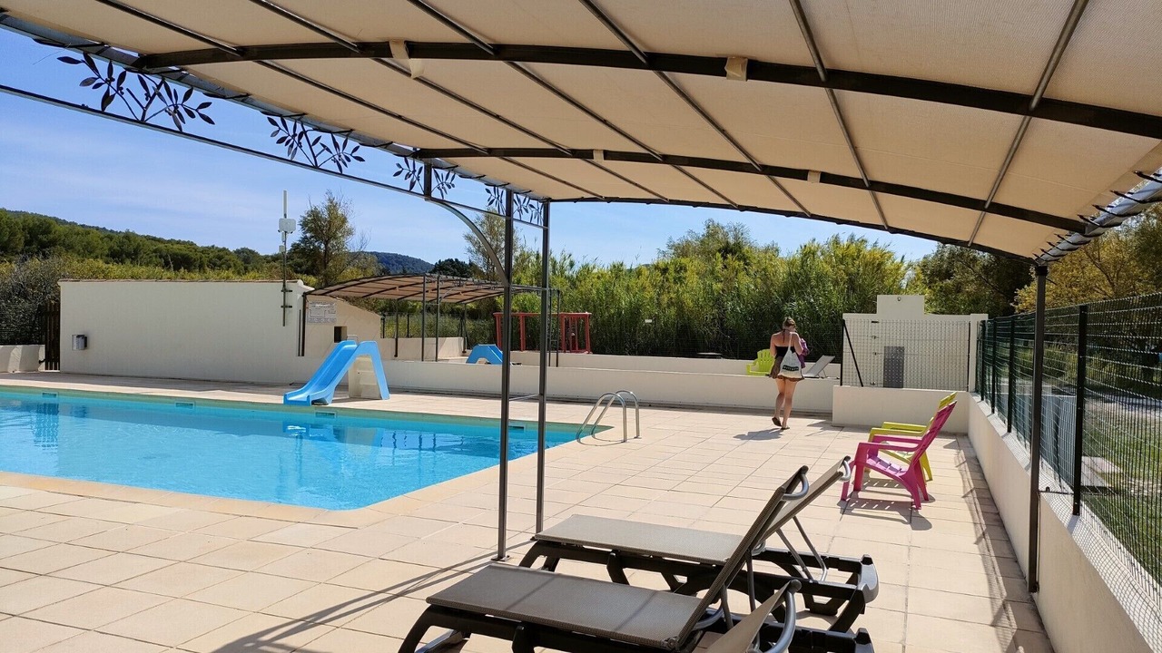 Photo of Outdoor in Saint-Mitre-les-Remparts