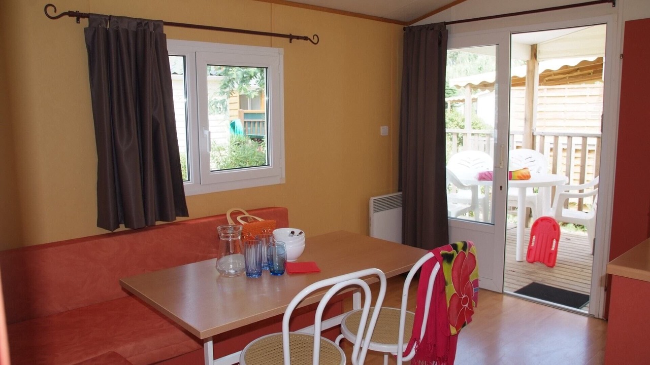 Photo of Livingroom in Saint-Mitre-les-Remparts