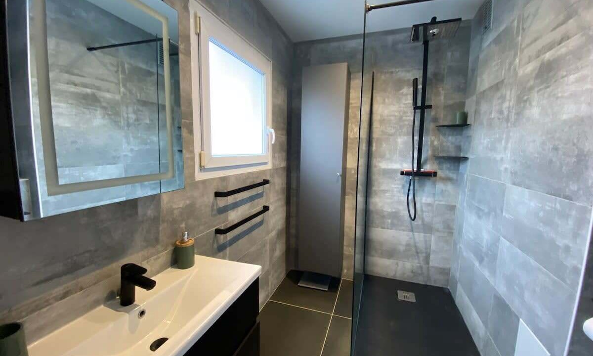 Photo of Bathroom in Carnot