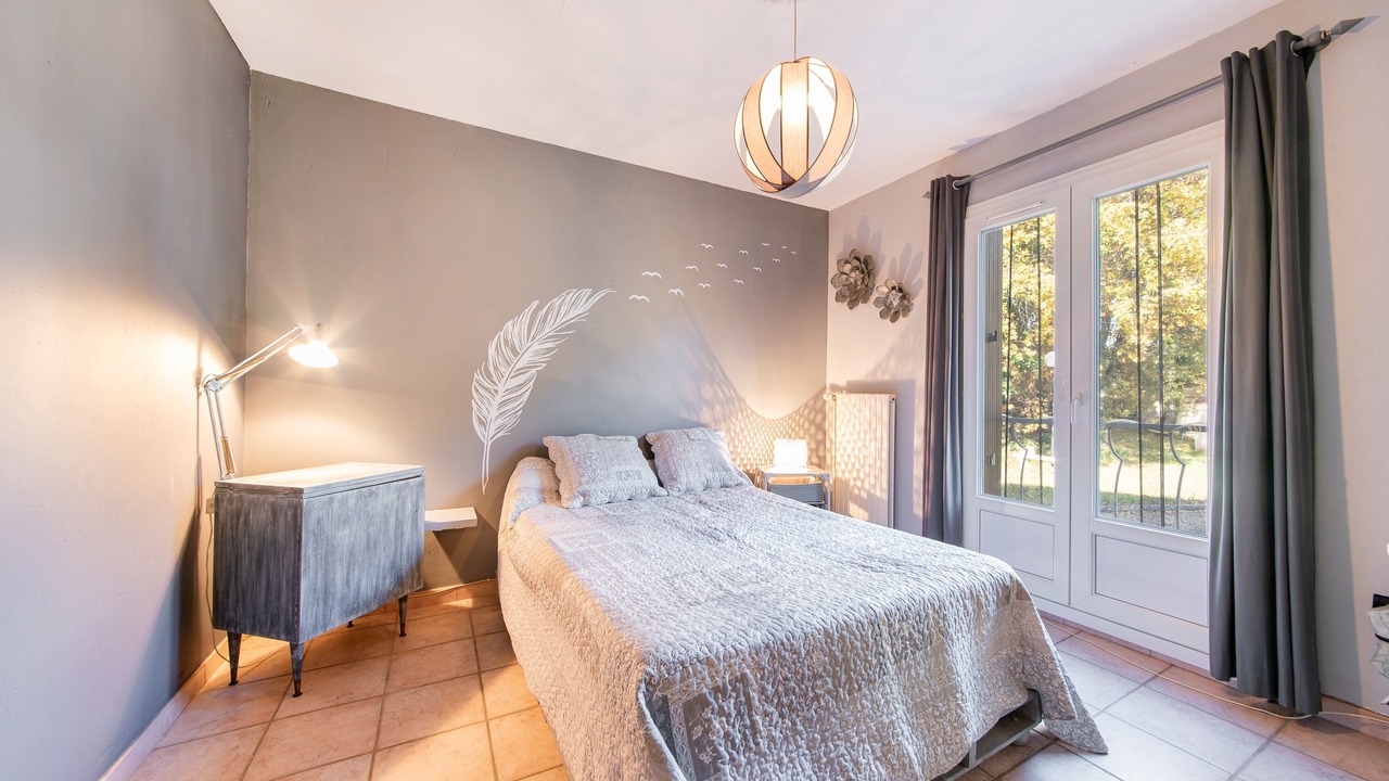Photo of Bedroom in Montmeyan