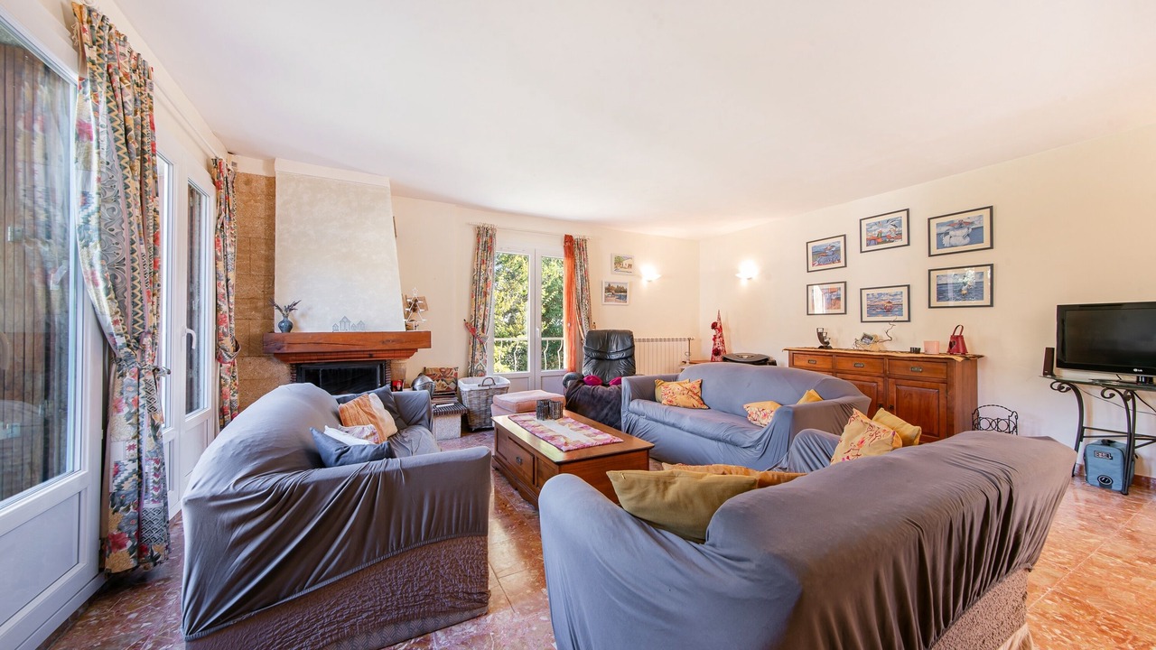 Photo of Livingroom in Montmeyan