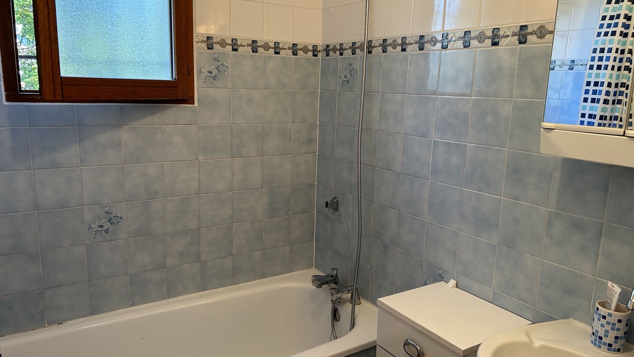 Photo of Bathroom in Enchastrayes