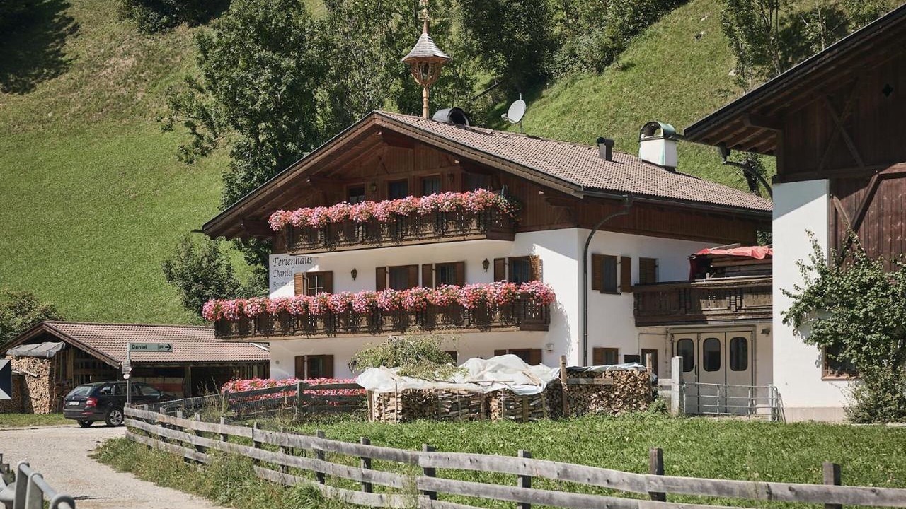 Photo of Outdoor in Racines