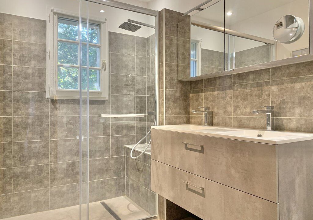 Photo of Bathroom in Cotignac