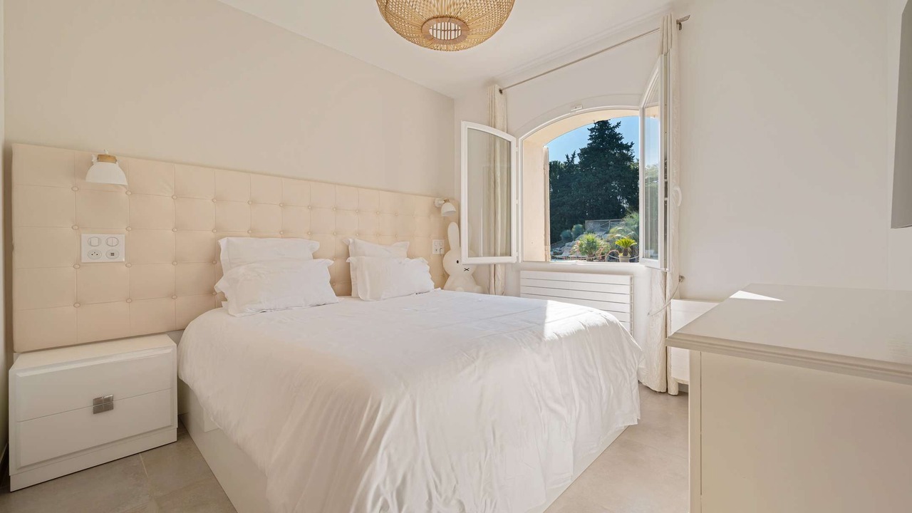 Photo of Bedroom in Orgon