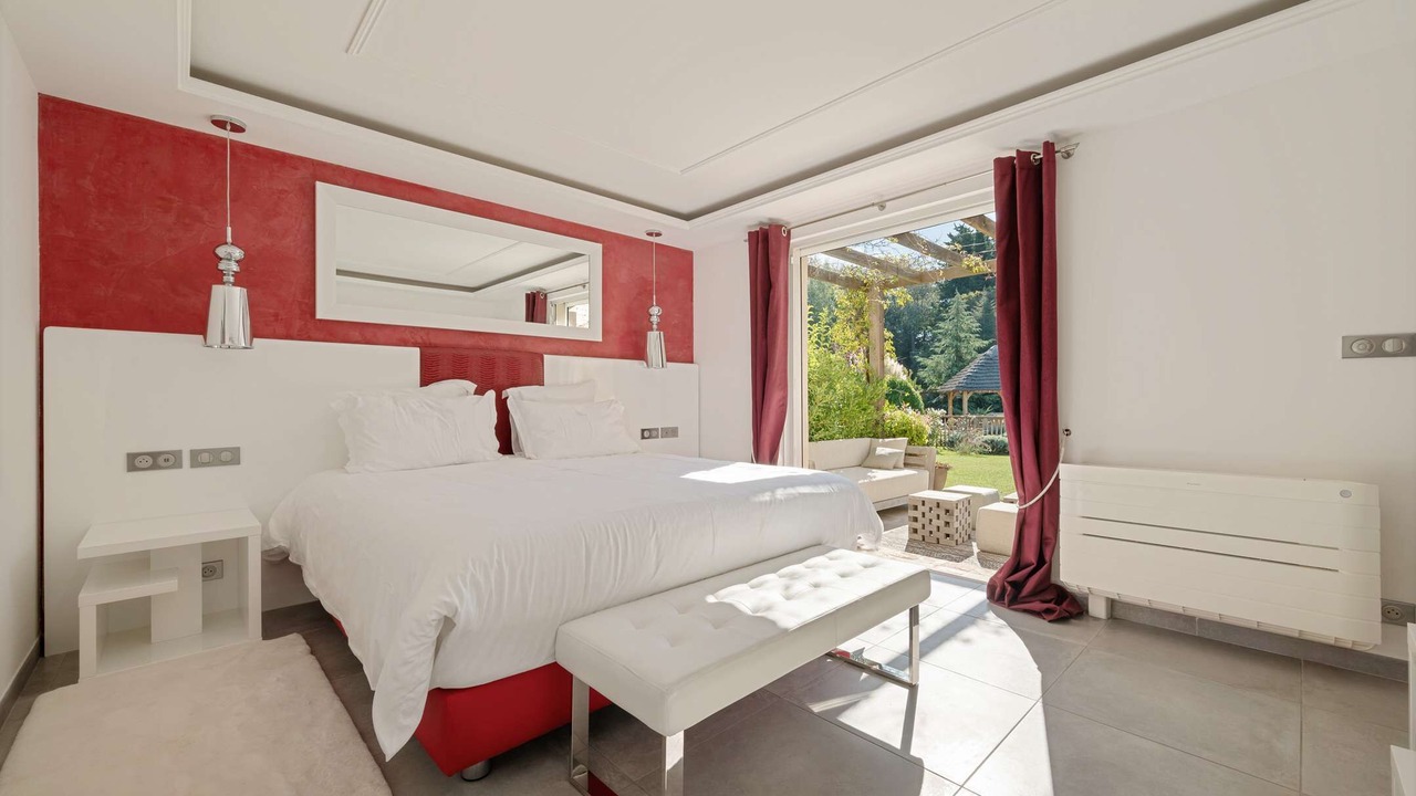 Photo of Bedroom in Orgon
