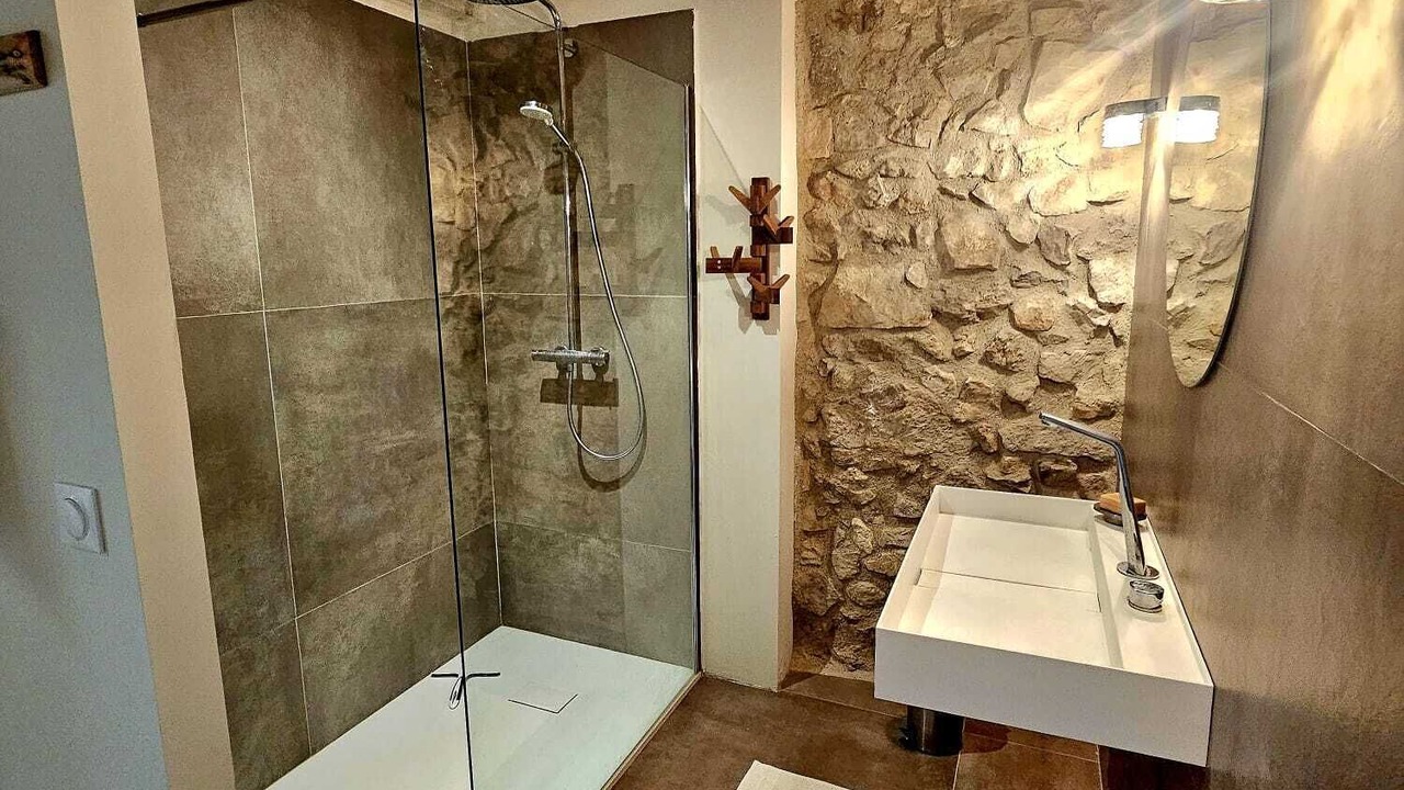 Photo of Bathroom in Les Baux-de-Provence