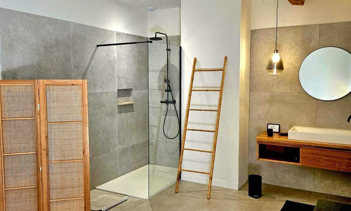 Photo of Bathroom in Les Baux-de-Provence