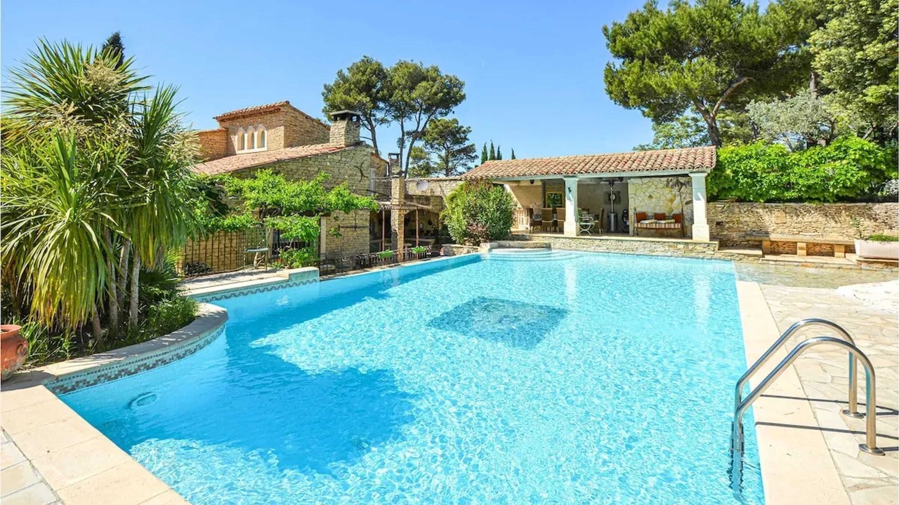 Photo of Outdoor in Orgon