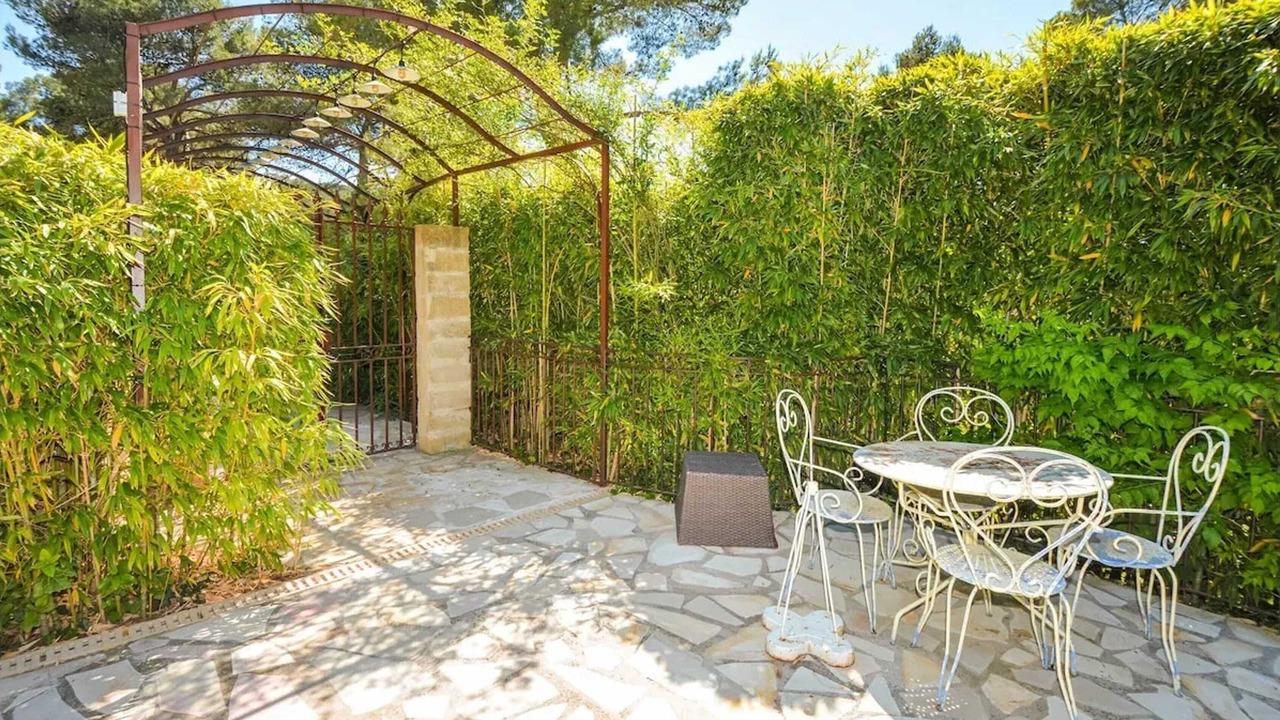 Photo of Outdoor in Orgon