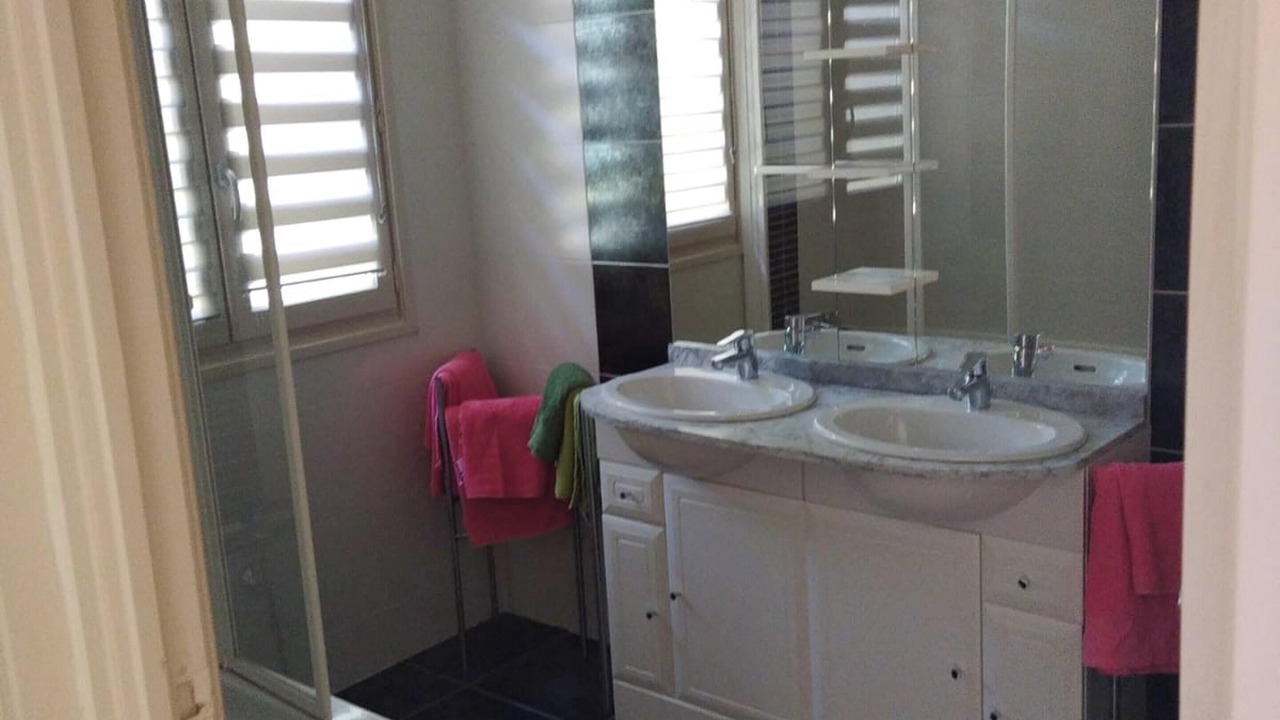 Photo of Bathroom in Nant
