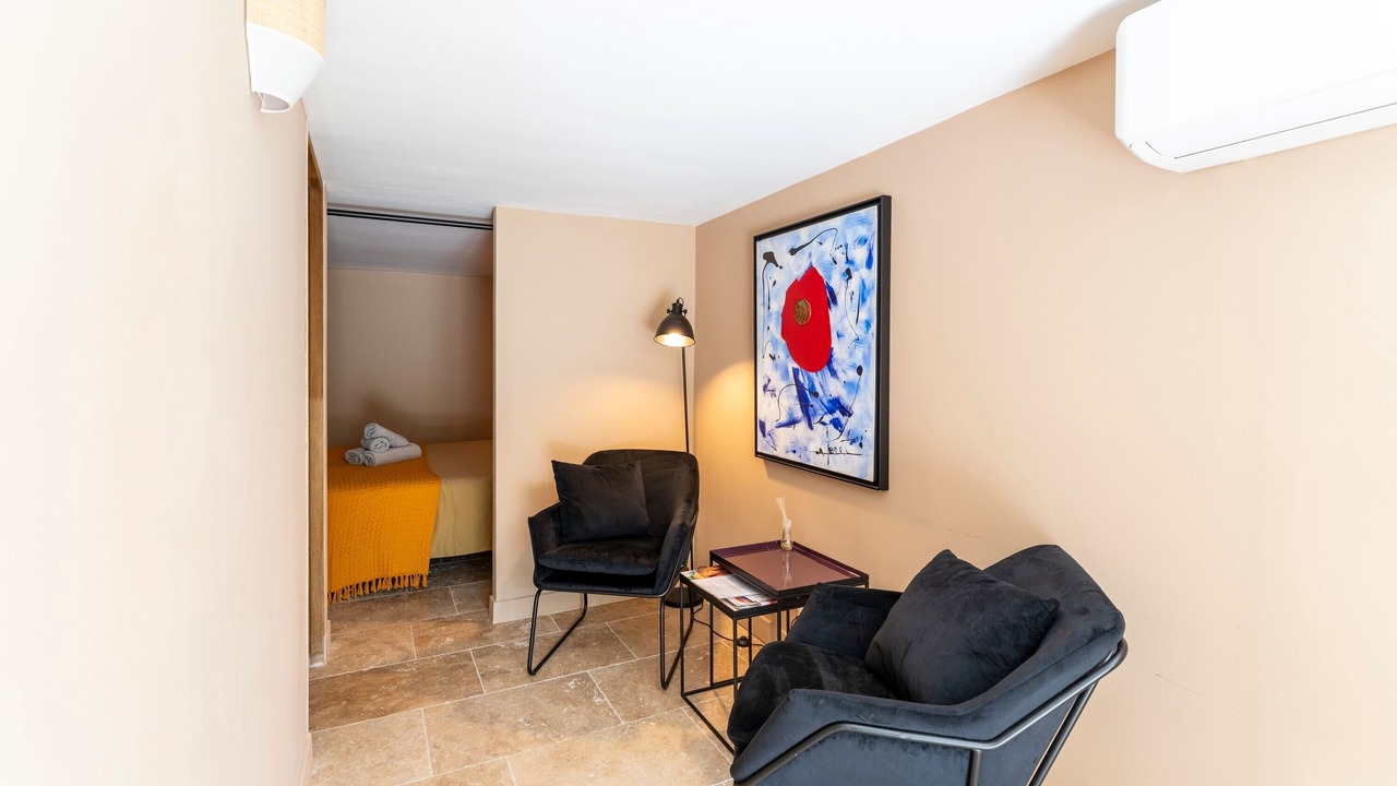Photo of Livingroom in Apt