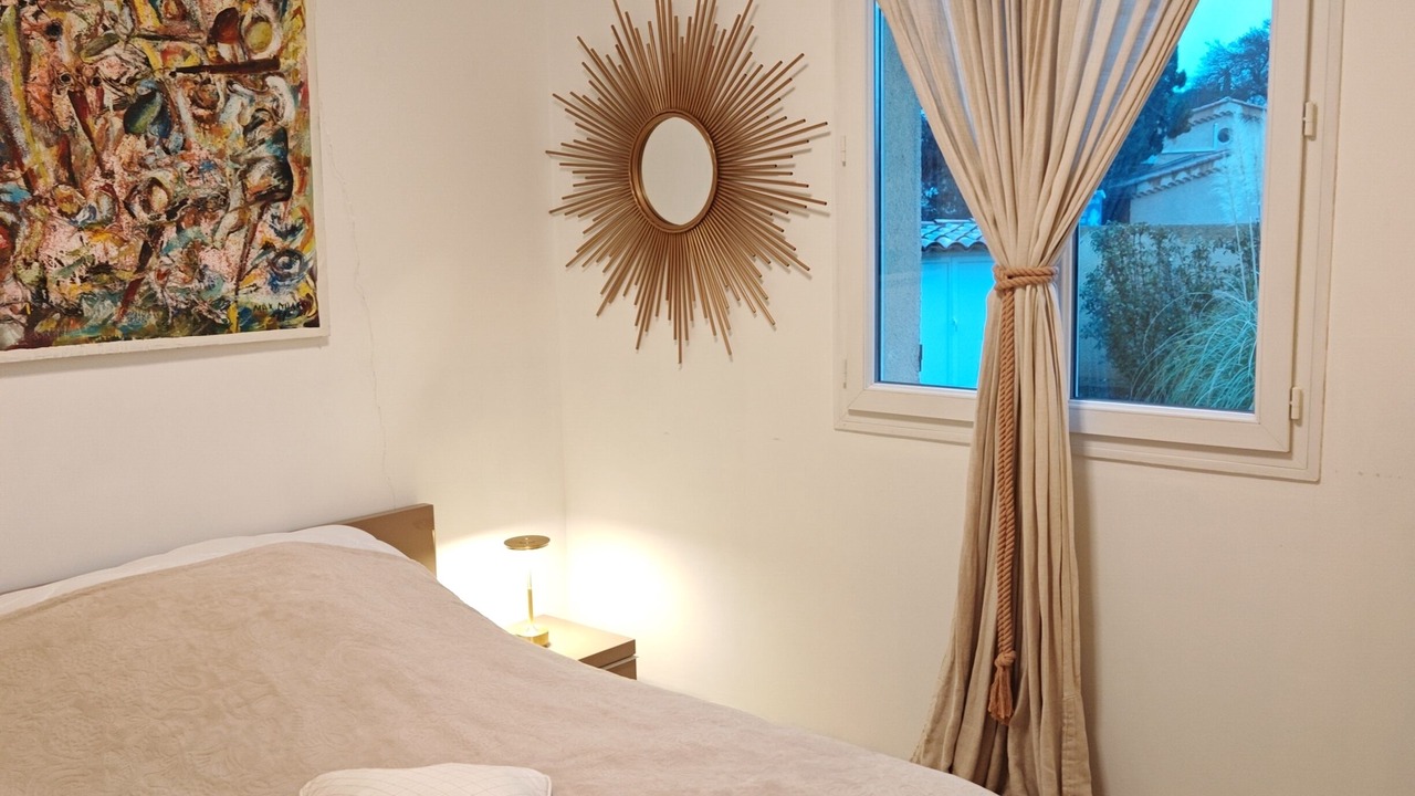 Photo of Bedroom in Eyguieres