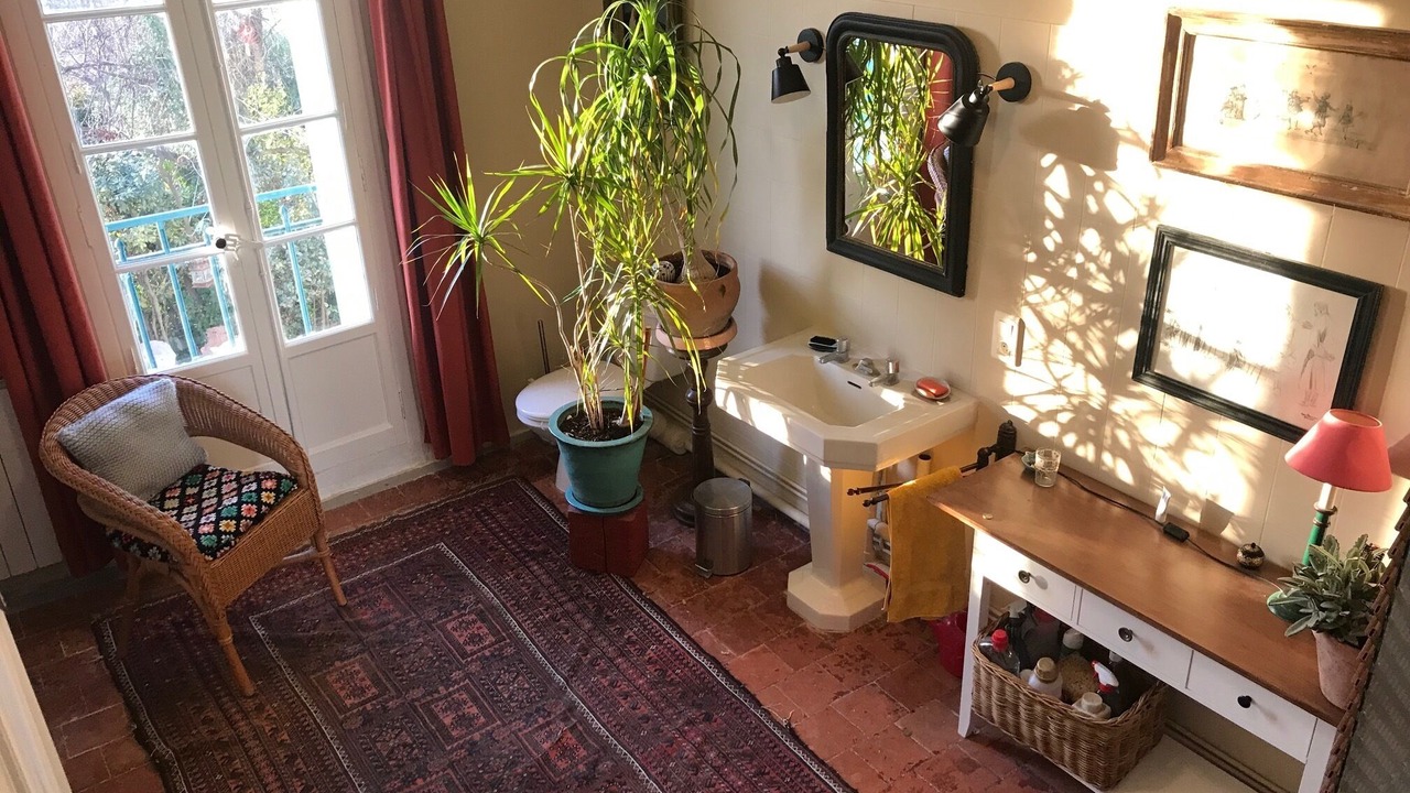 Photo of Bathroom in Peret