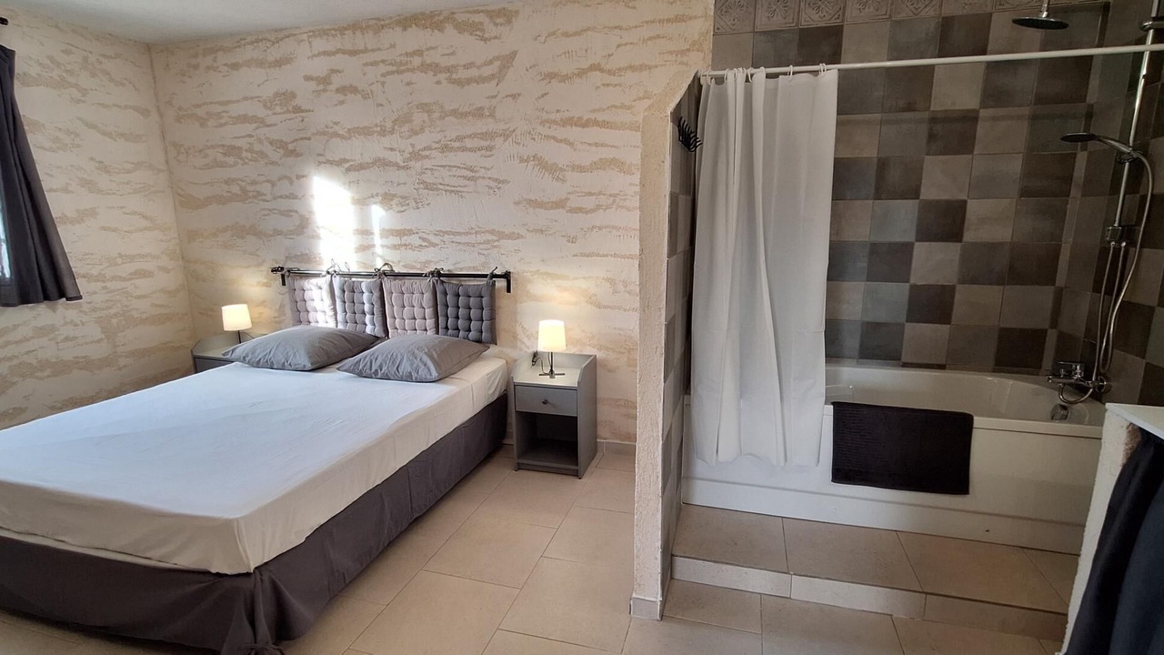 Photo of Bedroom in La Cadiere-d'Azur