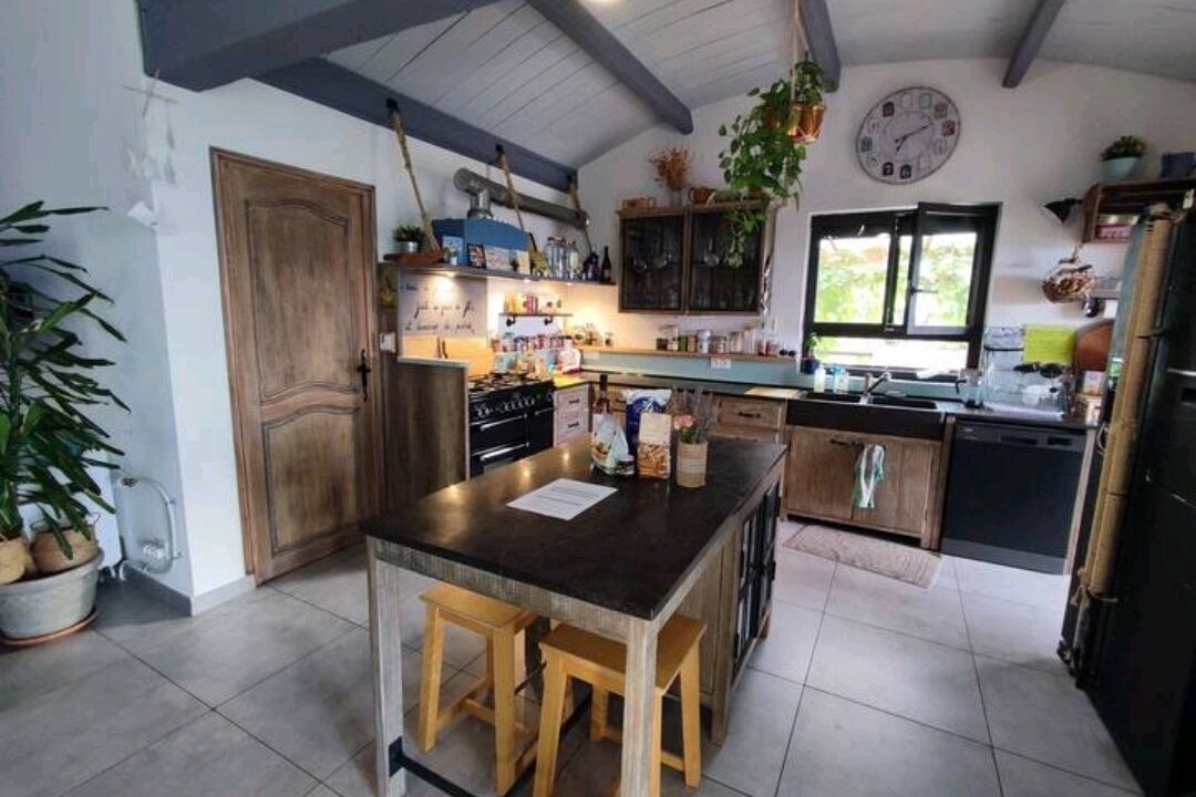Photo of Kitchen in Simiane-Collongue