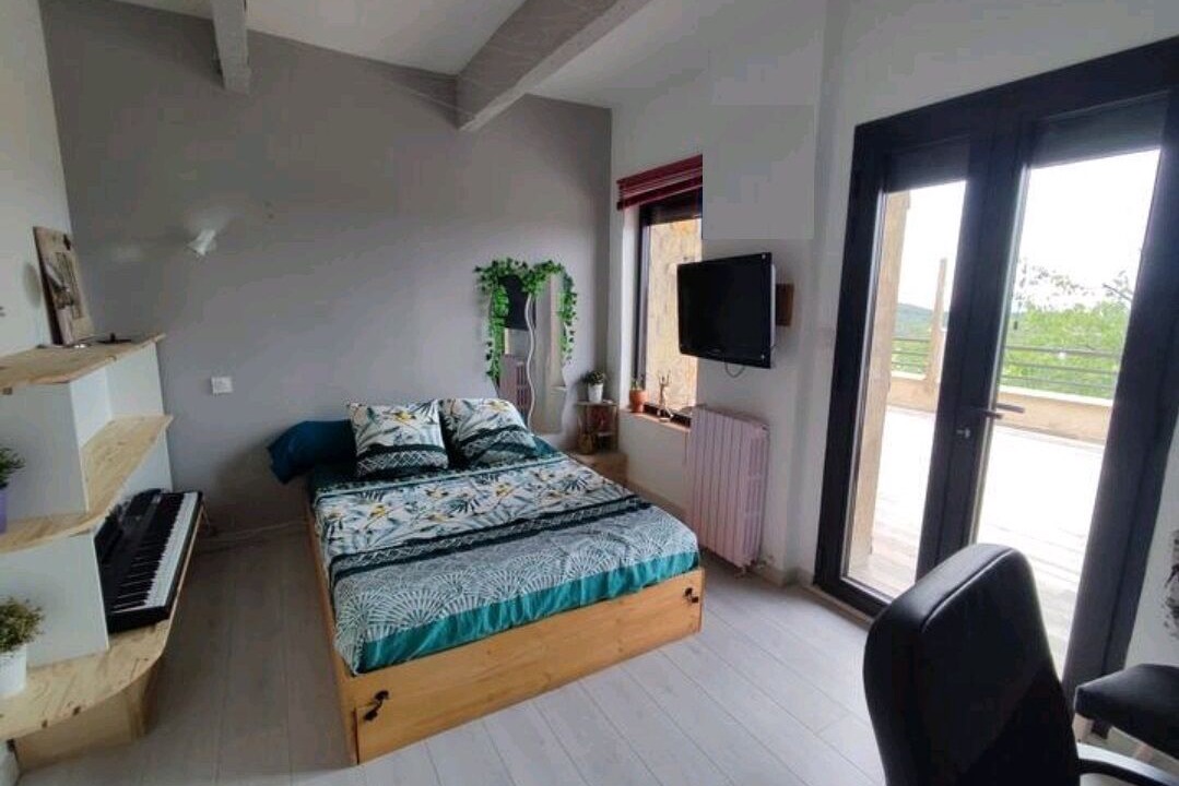 Photo of Bedroom in Simiane-Collongue