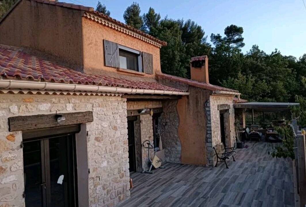 Photo of Outdoor in Simiane-Collongue